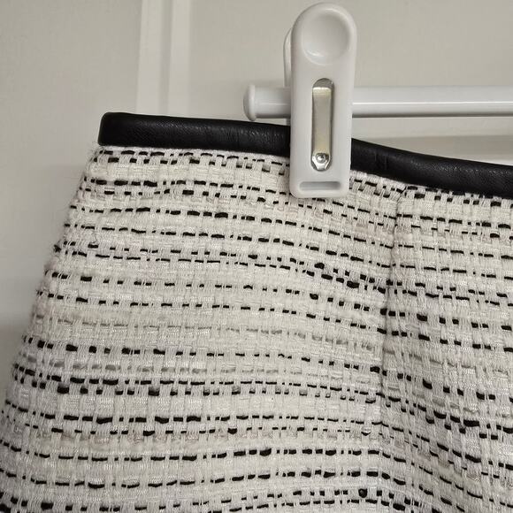 NEW NWT Calvin Klein White & Black Tweed Pencil Skirt Faux Leather Trim | Size 8 - Picture 4 of 10